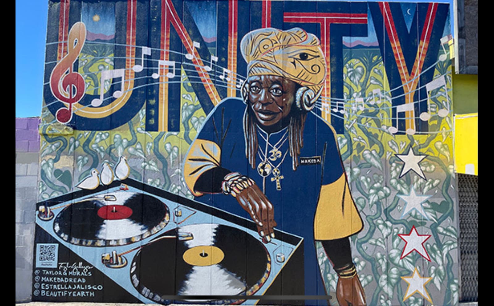 Beautify manages Estrella Jalisco's mural campaign to bring the Mexican brand to Americans — project photo