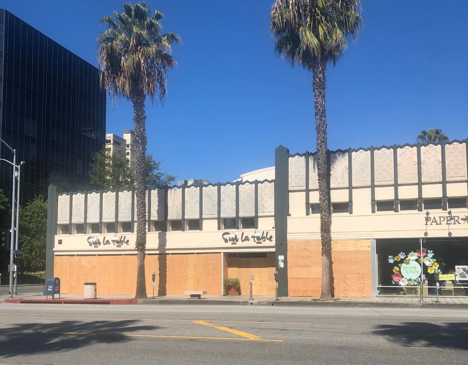 Downtown Santa Monica, Sur La Table - Mural Opportunity
