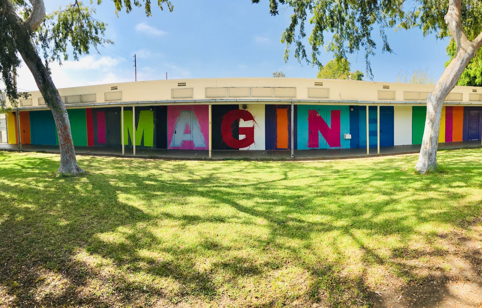 AT&T helps bring a splash of color to Mark Twain Middle School — project photo